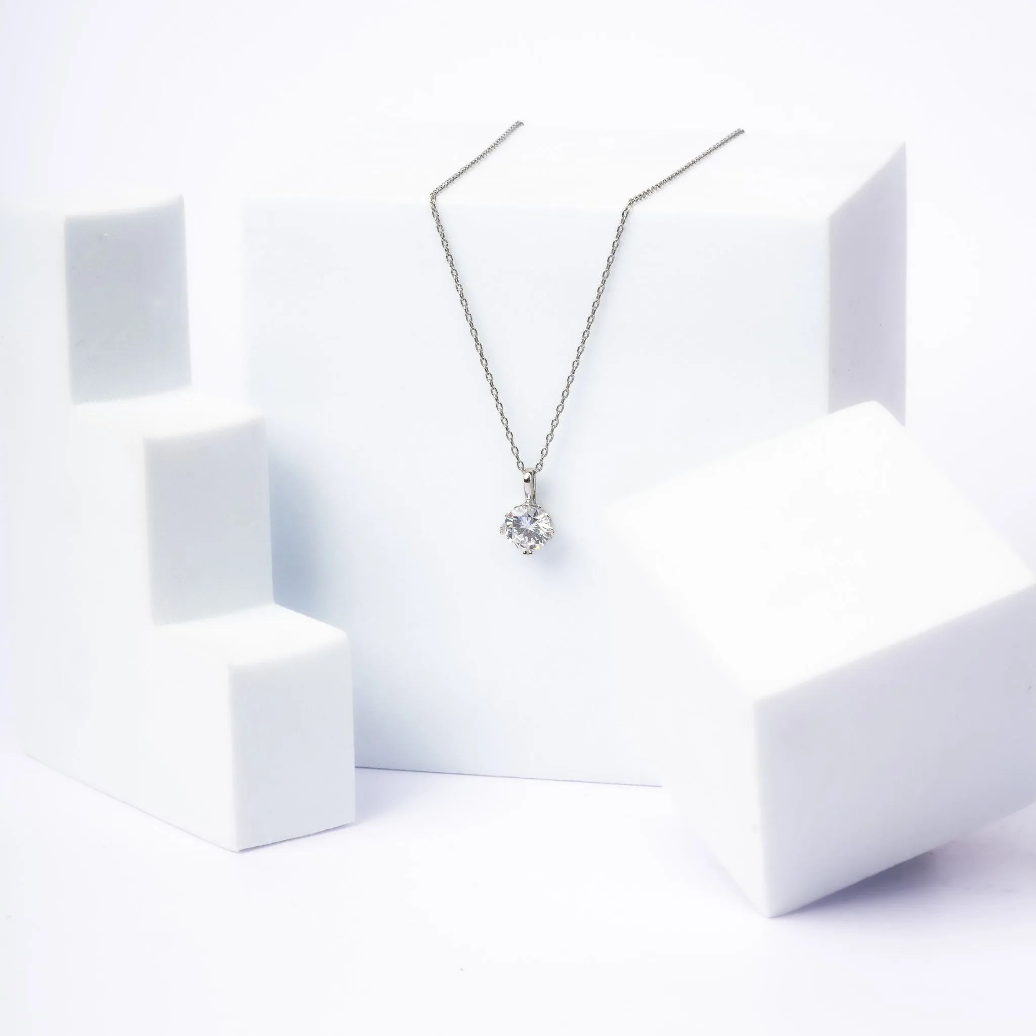 925 Sterling Silver  Round   Solitaire Pendant AUS-677