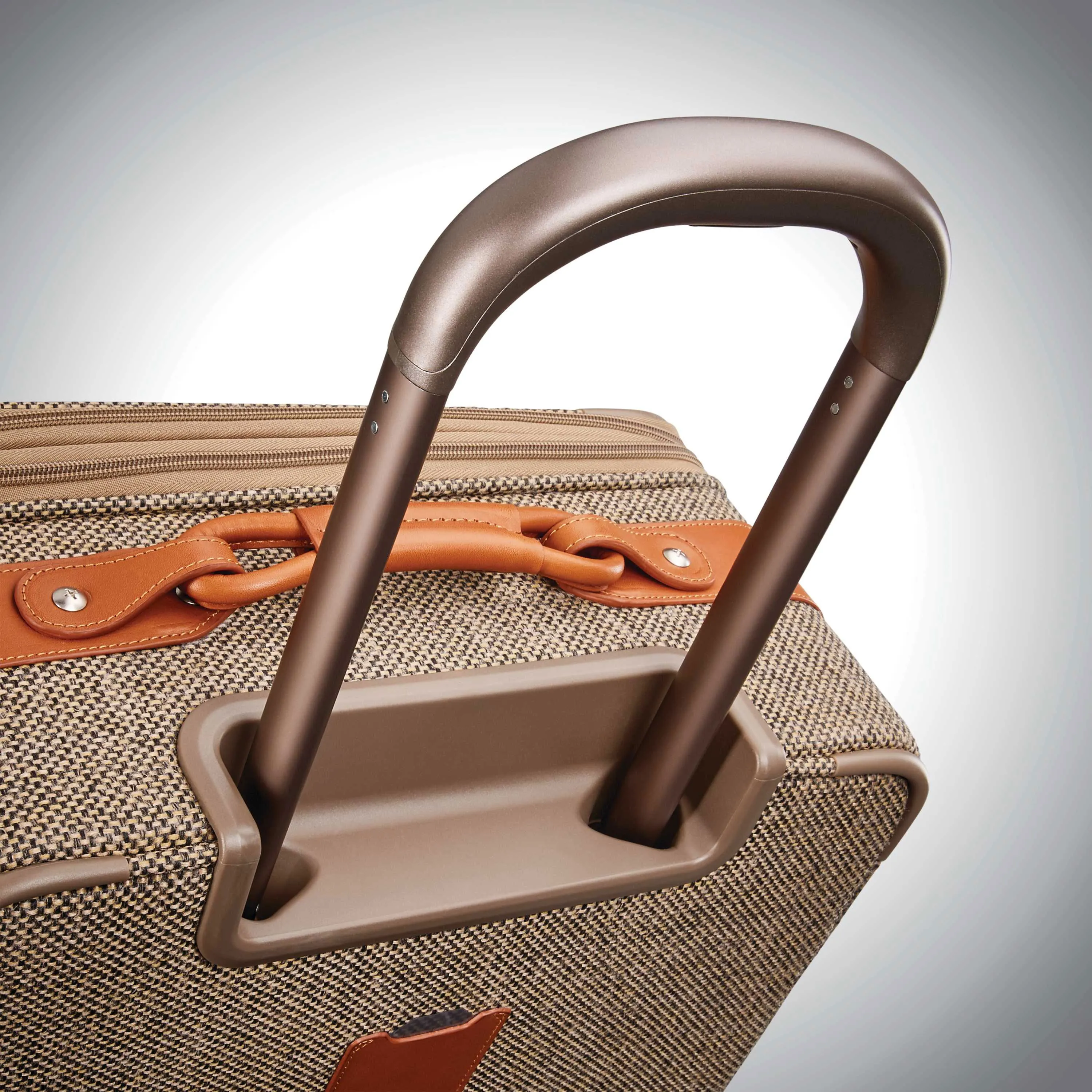 Hartmann Tweed Legend 30" Extended Journey Expandable Spinner Natural Tweed