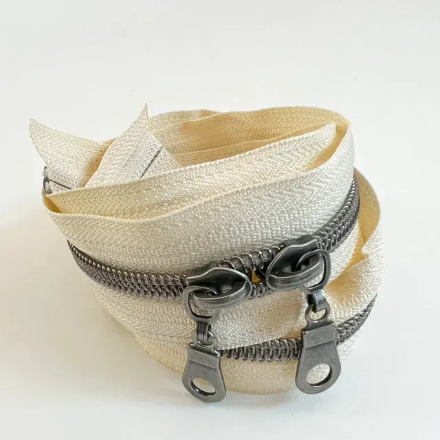 Sewing Illustration - 28" Double Slide Zipper Cream